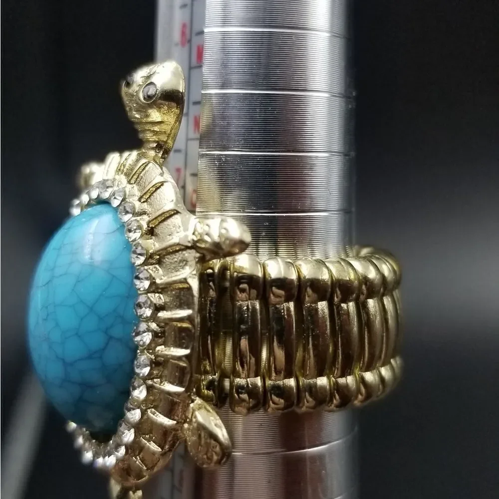 Cracked blue turquoise turtle ring adjustable stretch size. R135